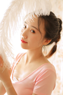 年轻女仆